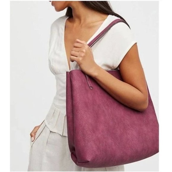 Free People Handbags - Free People Slouchy Vegan Leather Reversible Tote Set